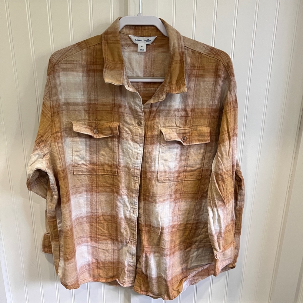 Gap women’s flannel button up